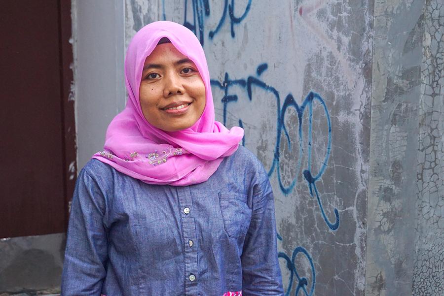 Leni Suryani, joka toimii kouluttajana indonesialaisessa kotitaloustyöntekijöiden liitossa Sapulidissa.