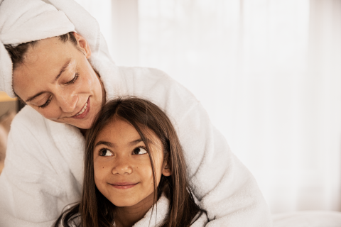 Scandic-Bathrobe-Mother-Daughter-Woman-Girl-Family-1-1.png